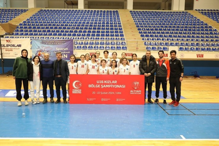 İpekyolu’nun kız basketbol takımlarından büyük başarı