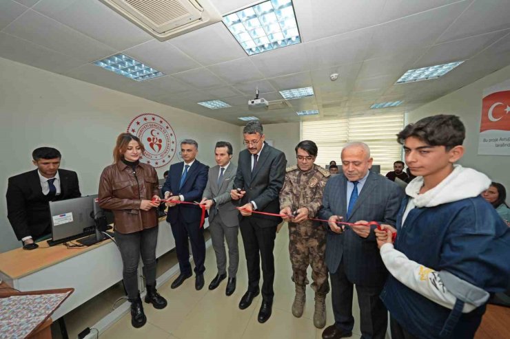 Hakkari’de bilişim laboratuvarı açıldı