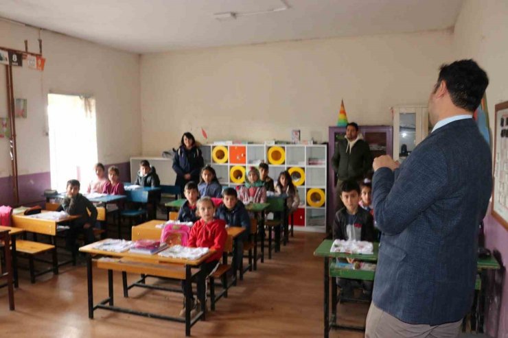 Kars’ta minik öğrencilere suyun önemi anlatıldı