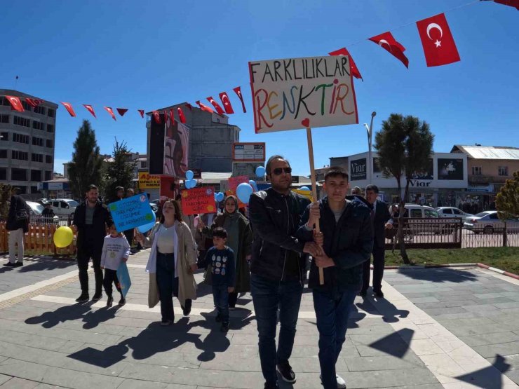 Erciş’te ’2 Nisan Otizm Farkındalık Günü’ etkinliği düzenlendi