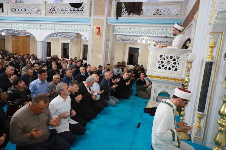 Hakkari’de Kadir Gecesi idrak edildi