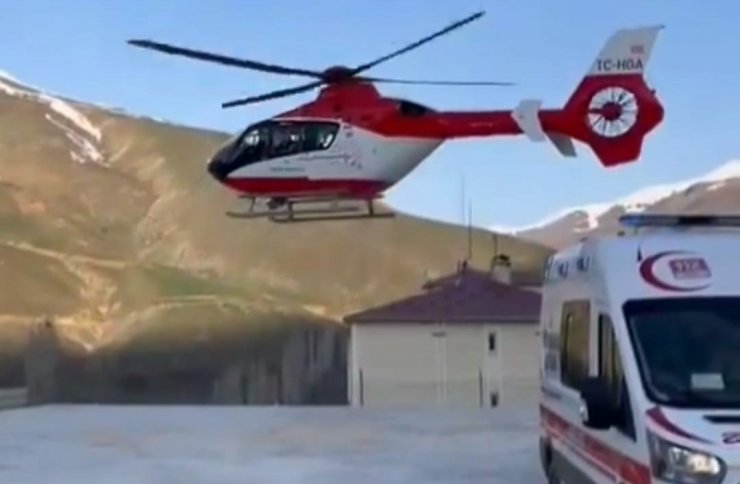 Van’da ambulans helikopter ’solunum sıkıntısı’ olan hasta için havalandı