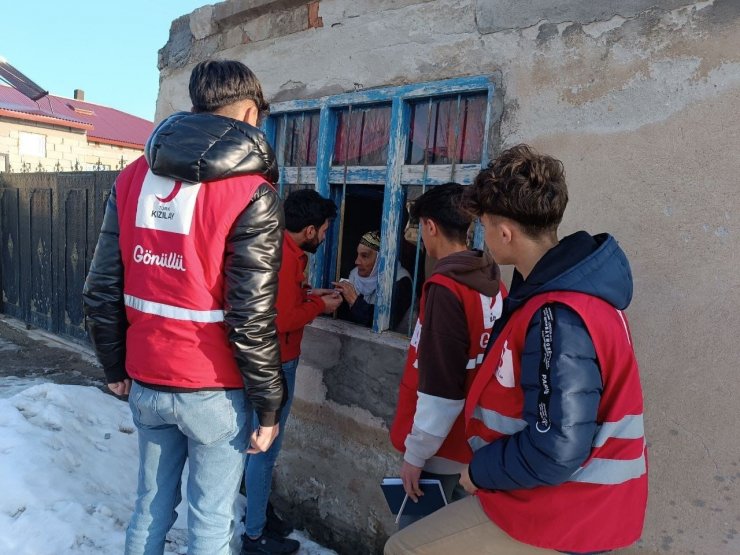 Kızılay Ramazan’da Ağrı’da ihtiyaç sahiplerinin yanında oldu