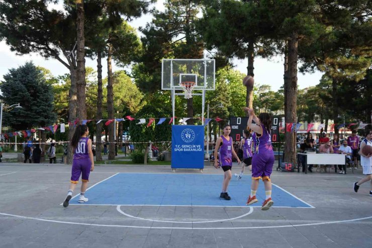 Erzincan’da "Sokaklar Bizim 3x3 Basketbol Gençlik Kupası" başladı