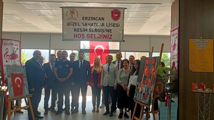 Erzincan’da 15 Temmuz resim ve kitap sergisi açıldı