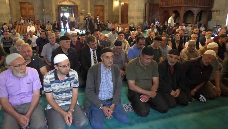 Erzurum’da şehitler için Mevlid-i Şerif ve hatim okundu