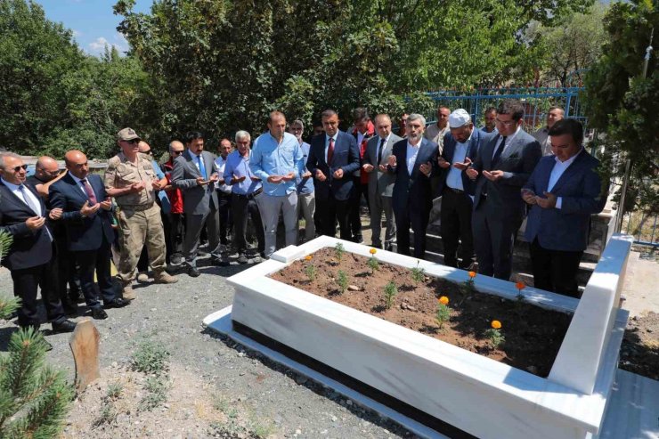 Şehit İsmail Güven’e bayrak asma merasimi düzenlendi