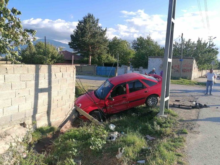 Erzincan’da trafik kazası: 2 yaralı