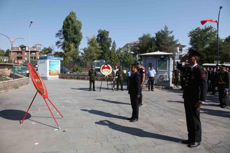 Ahlat’ta 30 Ağustos Zafer Bayramı törenle kutlandı