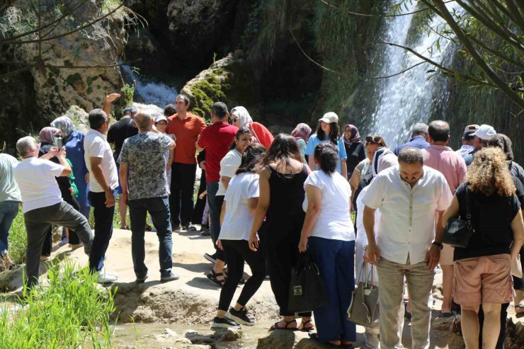 Girlevik Şelalesi’nde hafta sonu yoğunluk yaşandı