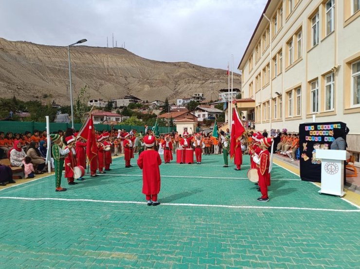 Malatya’da bir ilki gerçekleştirip okul mehteran takımı kurdular