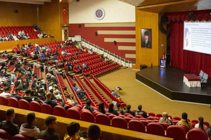 Atatürk Üniversitesi’nde oryantasyon programı devam ediyor