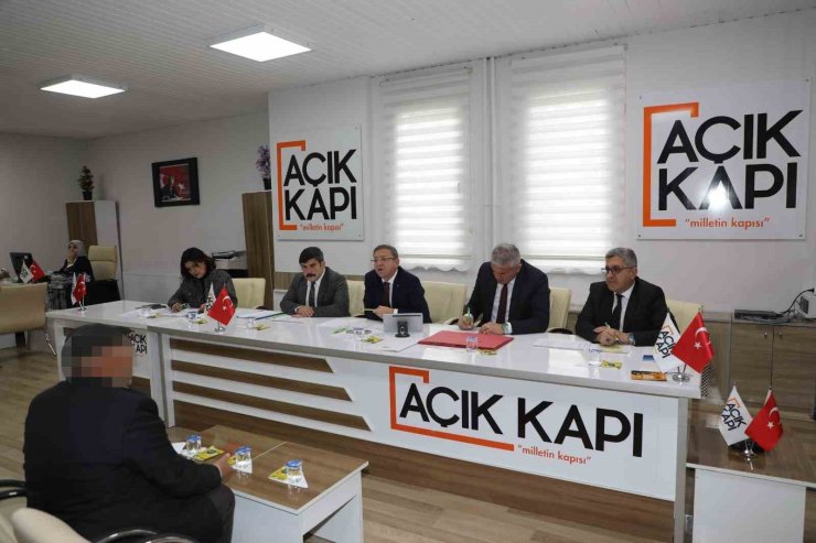 Kars Valisi Ziya Polat, Açık Kapı’da vatandaşları dinledi