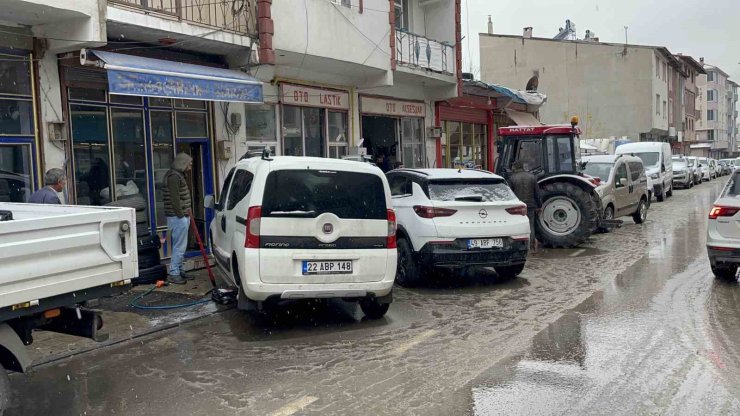 Malazgirt’teki lastikçilerde yoğun mesai