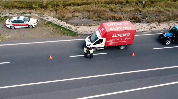 Arpaçay’da polis ve jandarma kuş uçurtmuyor