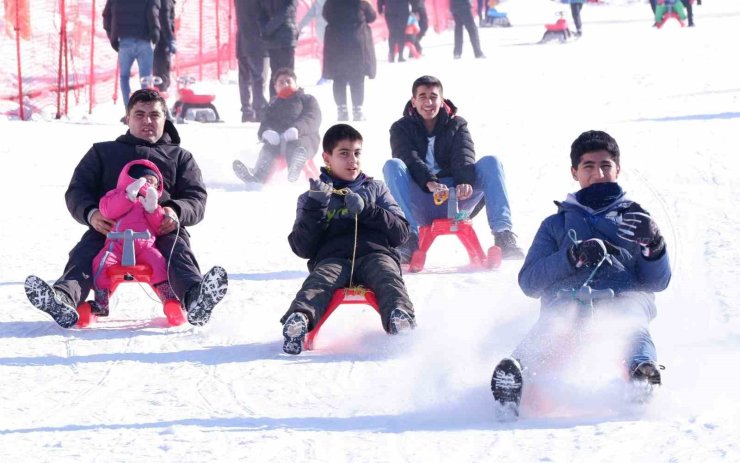 Palandöken’de kızak keyfi