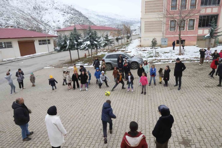 Muş’ta yöresel oyunlarla teknoloji bağımlılığına karşı mücadelede