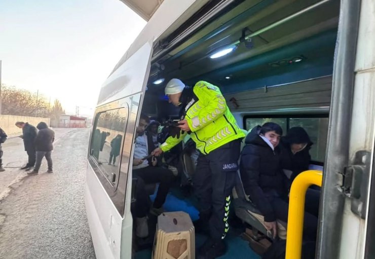 Doğubayazıt’ta okul servisleri denetlendi