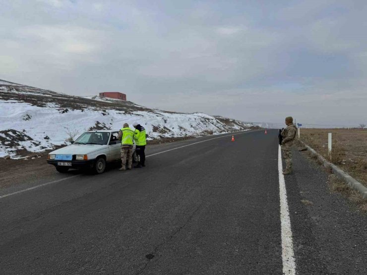 Kars’ta 8 araç trafikten men edildi