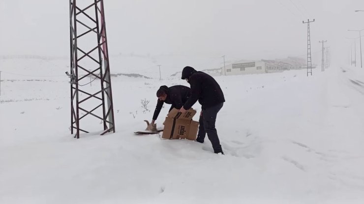 Erzurum polisinden yürekleri ısıtan hareketler