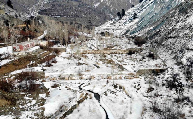 Sibirya soğukları Erzincan’ı dondurdu