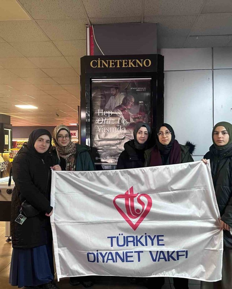 “Hep Otuz Üç Yaşında” Erzurum’da izleyici ile buluştu