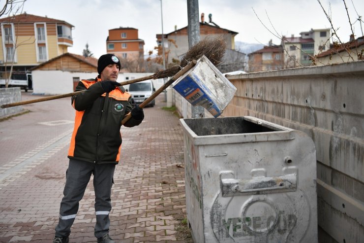 Yeşilyurt’ta temizlik işleri aralıksız sürüyor