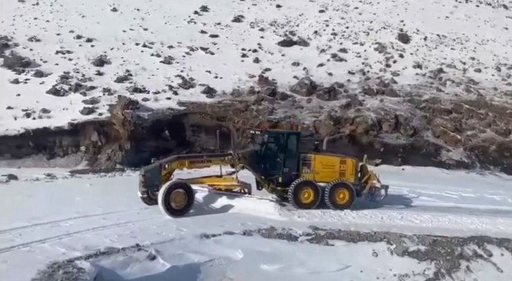 Iğdır’da 10 günde 77 kilometrelik yol kardan temizlendi