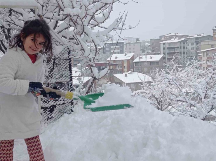 Hakkari’de kartpostallık kar manzaraları