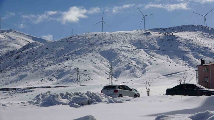 Bitlis’te 27 köy yolunu ulaşıma kapandı