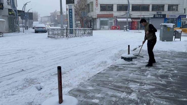 Malazgirt’te kar yağışı