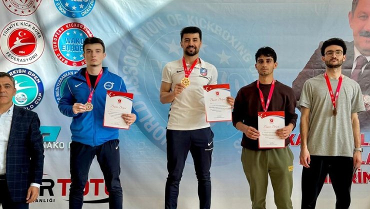 ETÜ’lü Sporcular Kick Boksta Erzurum’a 5 madalya kazandırdı