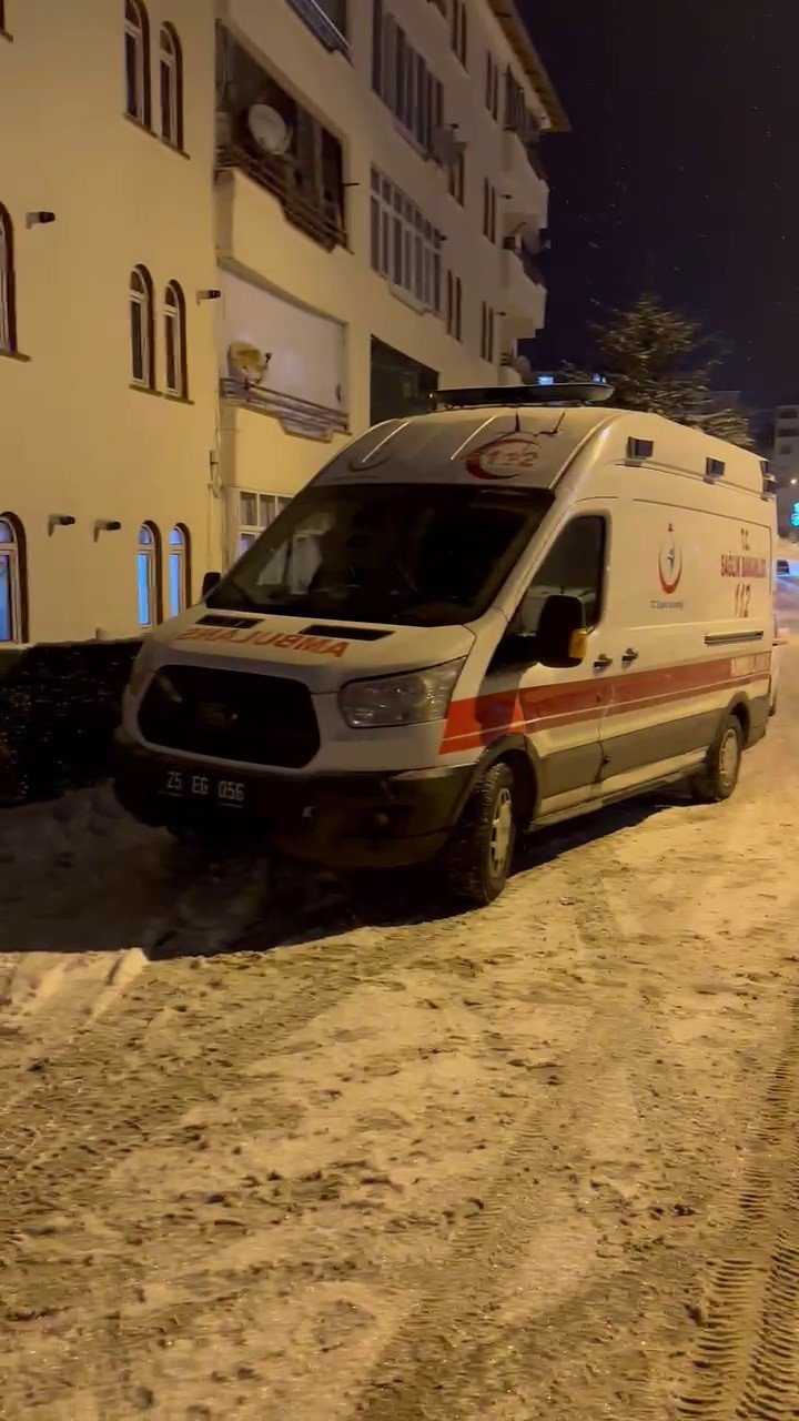 Tortum’da yaşlı kadın evinde ölü bulundu