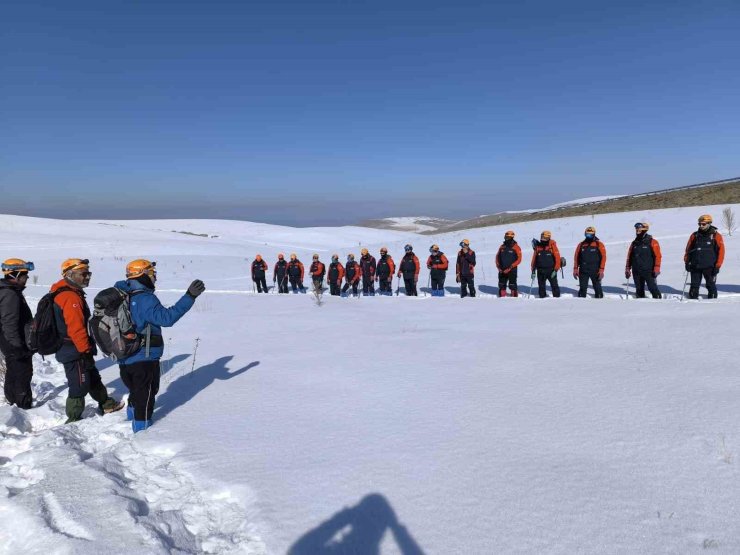 Van’da "Çığda Arama Kurtarma Tatbikatı" yapıldı
