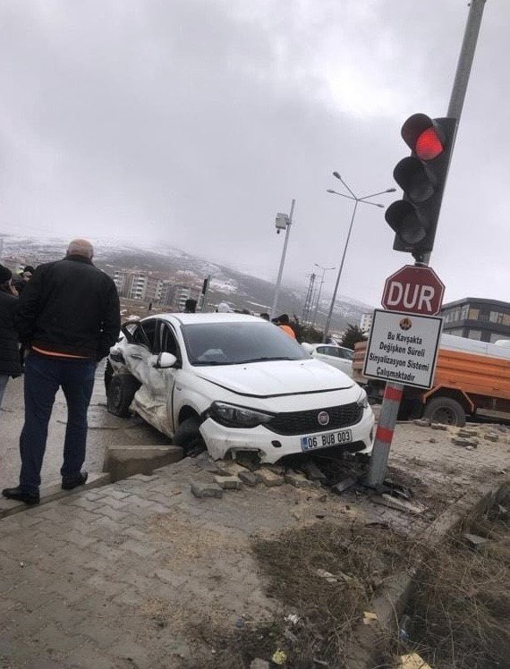 Elazığ’da trafik kazası: 5 yaralı