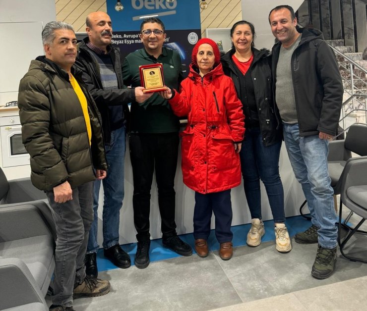 Engelliler derneğinden iş adamlarına teşekkür plaketi