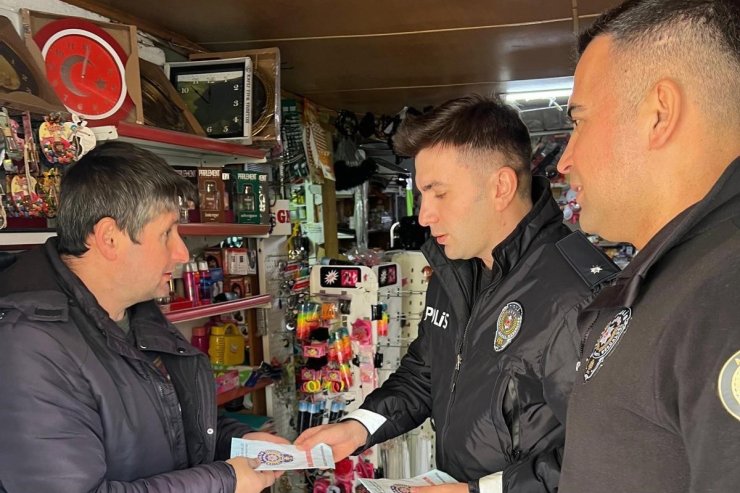 Ardahan’da polis; KADES, güvenli internet ve dolandırıcılık bilgilendirmesi yaptı