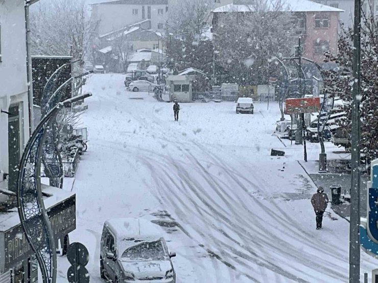 Malazgirt’te kar yağışı
