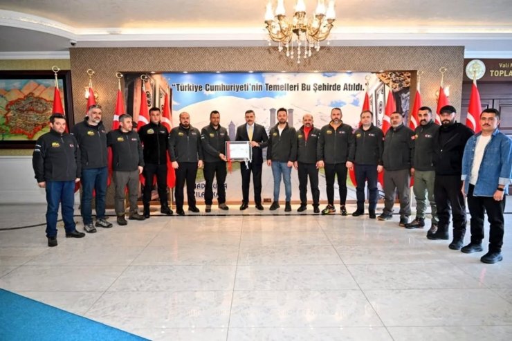 Macera Offroad ekibi Vali Çiftçi’yi ziyaret etti