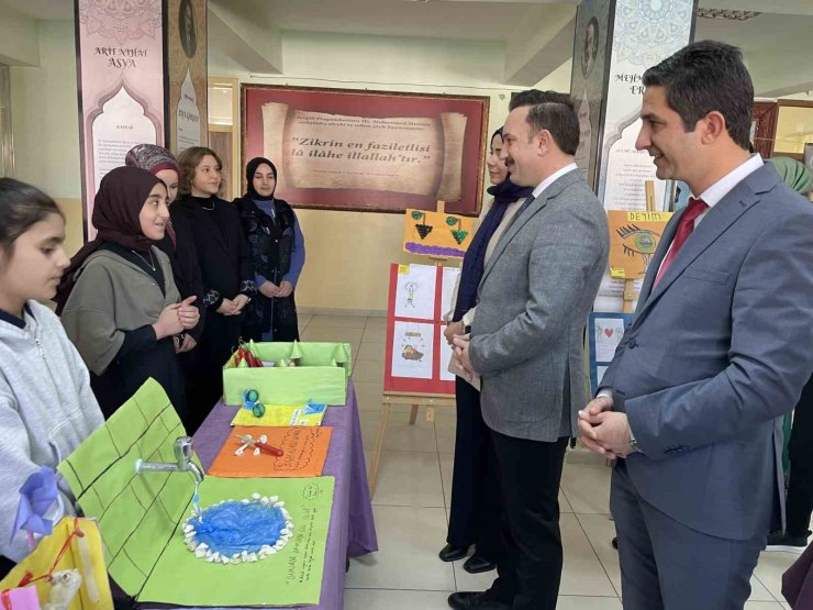 Malazgirtli öğrenciler atasözleri ve deyimleri maketlerle canlandırdı