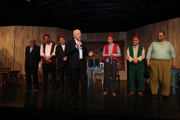 Alkışlar, Erzurum Şehir Tiyatrosu’na