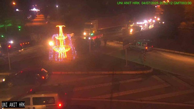 Erzurum’da feci kaza güvenlik kameralarına yansıdı