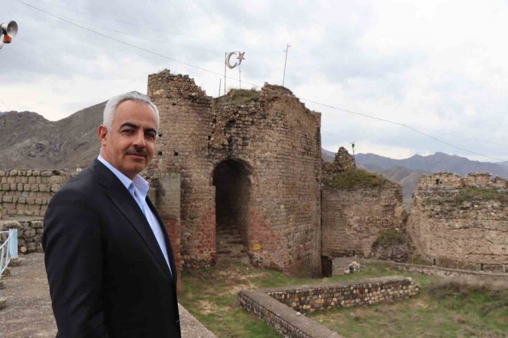 Oltu Kalesi’nin restorasyonu başlıyor