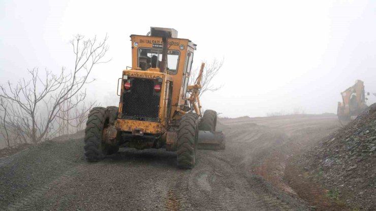 Battalgazi Belediyesi’nden 3 kilometrelik yol iyileştirmesi