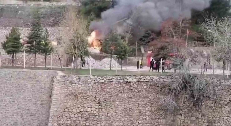 Elazığ’da konteyner yangını