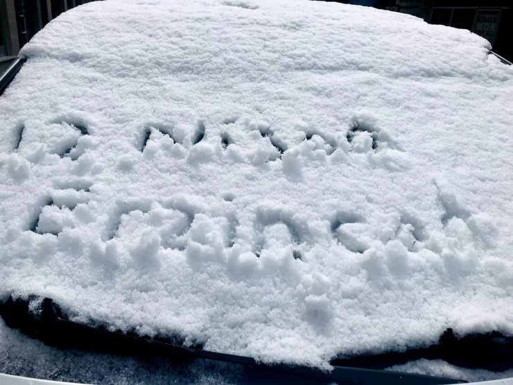 Erzincan’da nisan ayında kar sürprizi