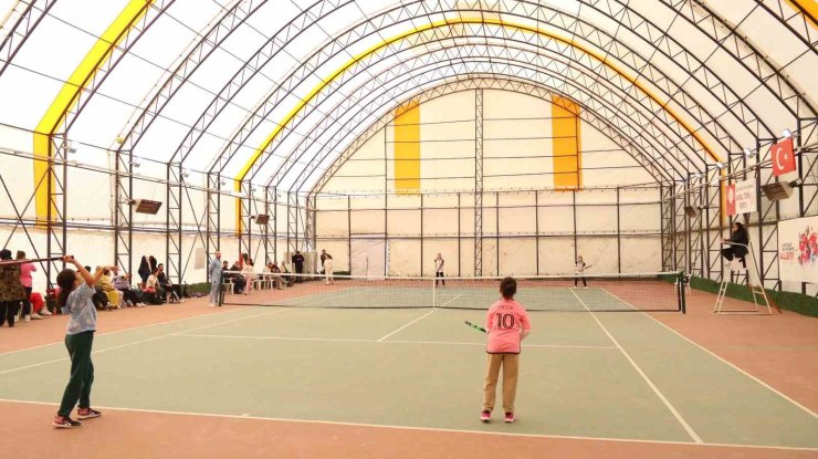 Elazığ’da tenis müsabakaları tamamlandı