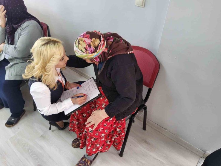 Kars’ta Açık Kapı’dan huzur evine ziyaret