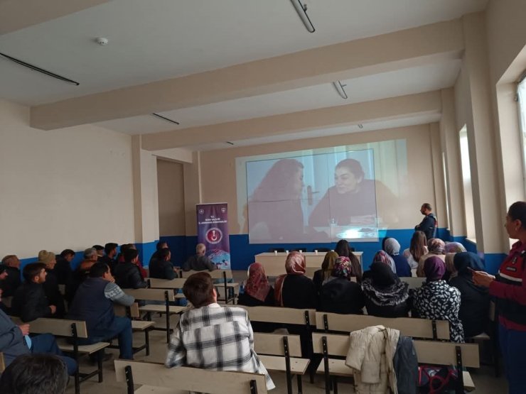 Kars’ta Jandarma’dan Anne Adaylarına "En İyi Narkotik Polisi Anne Eğitimi"
