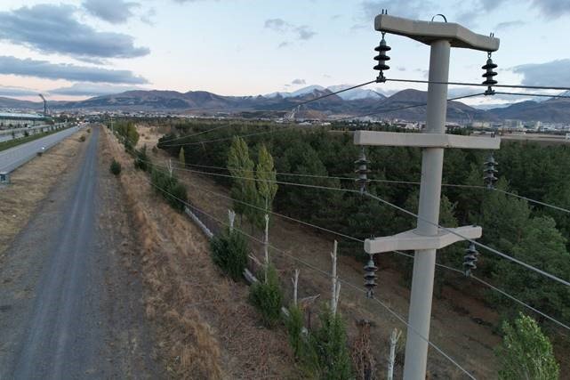 Aras Elektrik planlı bakım çalışmalarıyla kesintisiz enerji için sahada